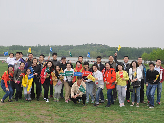 愛心呵護(hù)綠色，健康享受生活 ——記二、三、四黨支部“綠色環(huán)保健康行”活動(dòng)