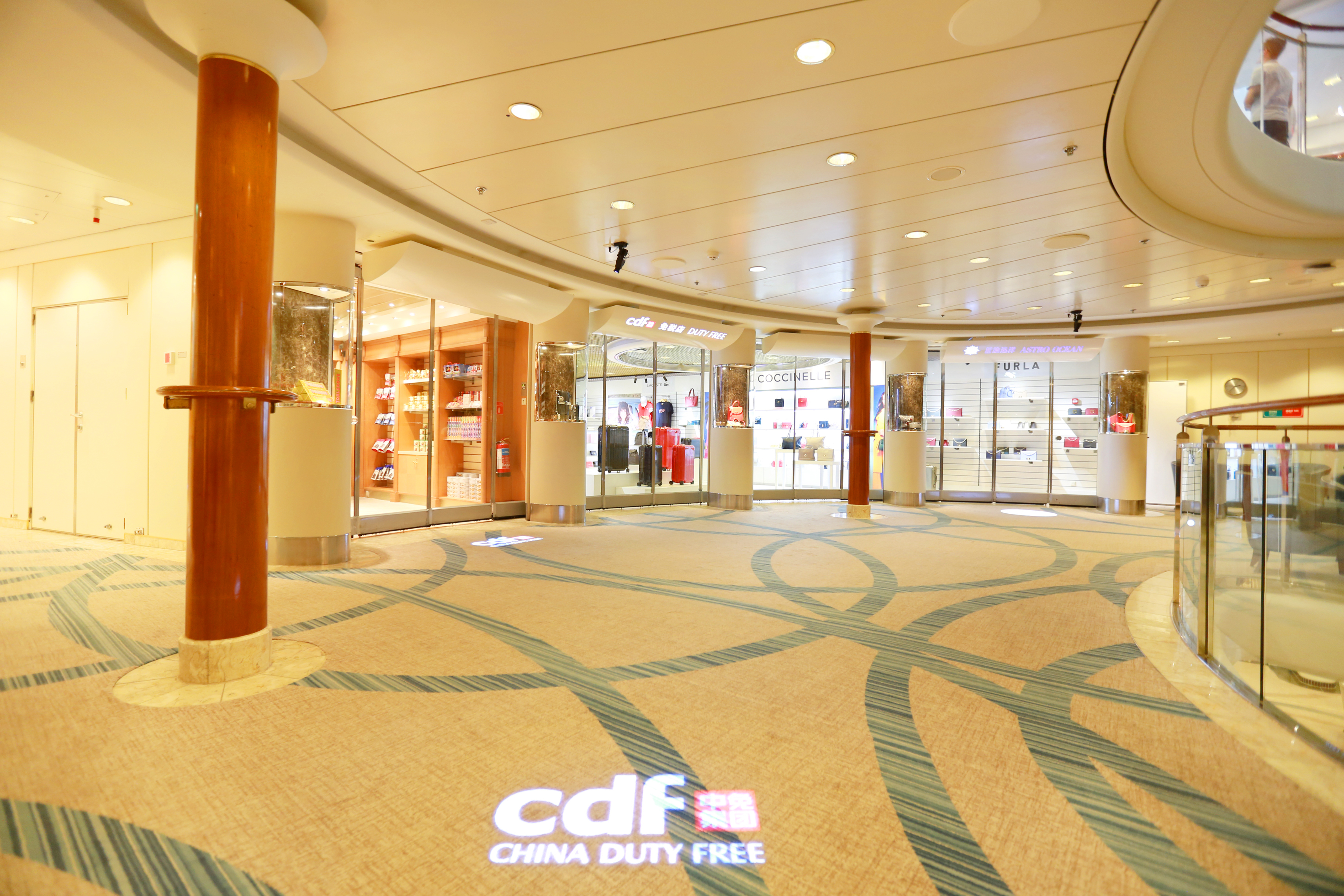 “鼓浪嶼”號(hào)郵輪免稅店正式開業(yè)