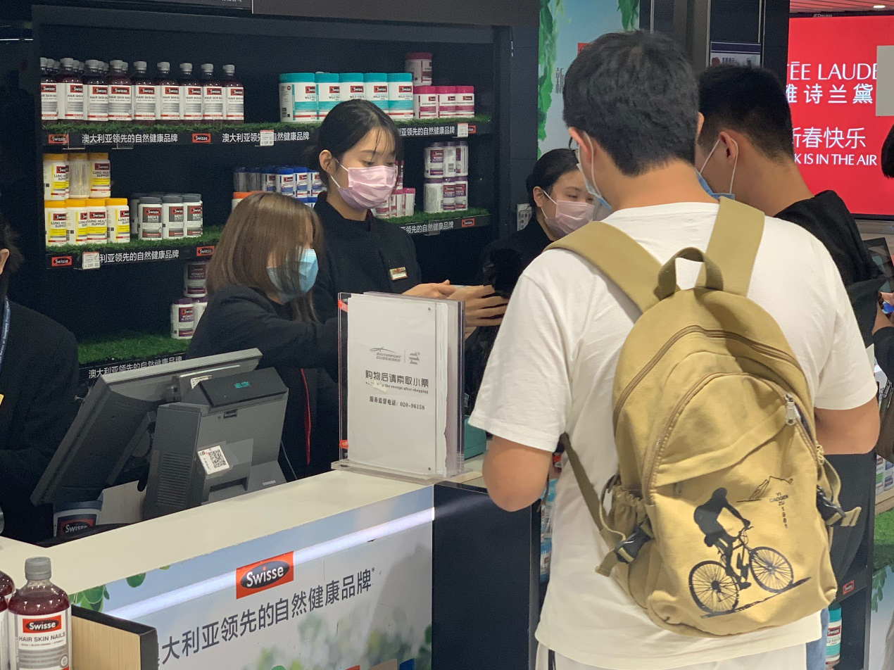 【中國(guó)免稅人在行動(dòng)?一線直擊篇】之三：抗“疫”前線，服務(wù)不打烊！