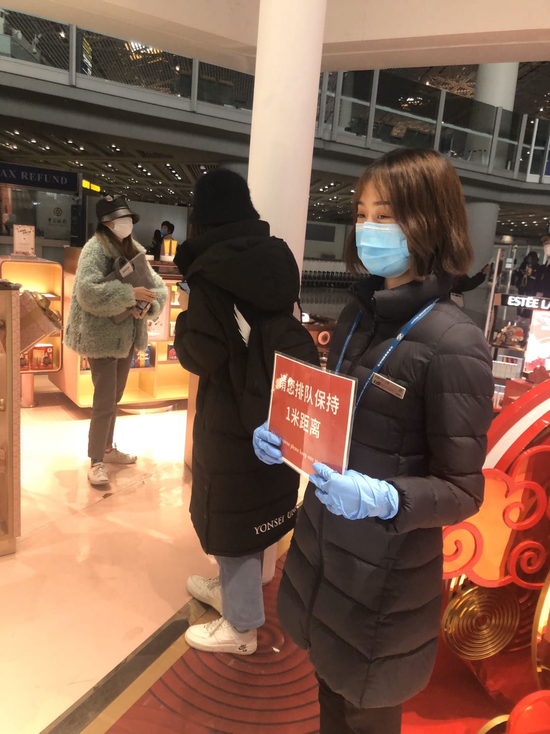 【中國免稅人在行動·一線直擊篇】之十五： 不畏艱險戰(zhàn)疫情，無私奉獻顯大愛