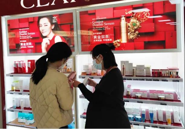 【中國免稅人在行動·一線直擊篇】之三十：疫情無情，服務有愛 致敬可愛的免稅人