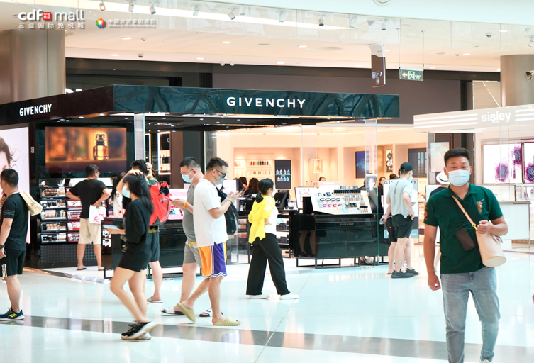 中免集團(tuán)線上線下齊發(fā)力，海南門店多項活動創(chuàng)新體驗燃爆五一 