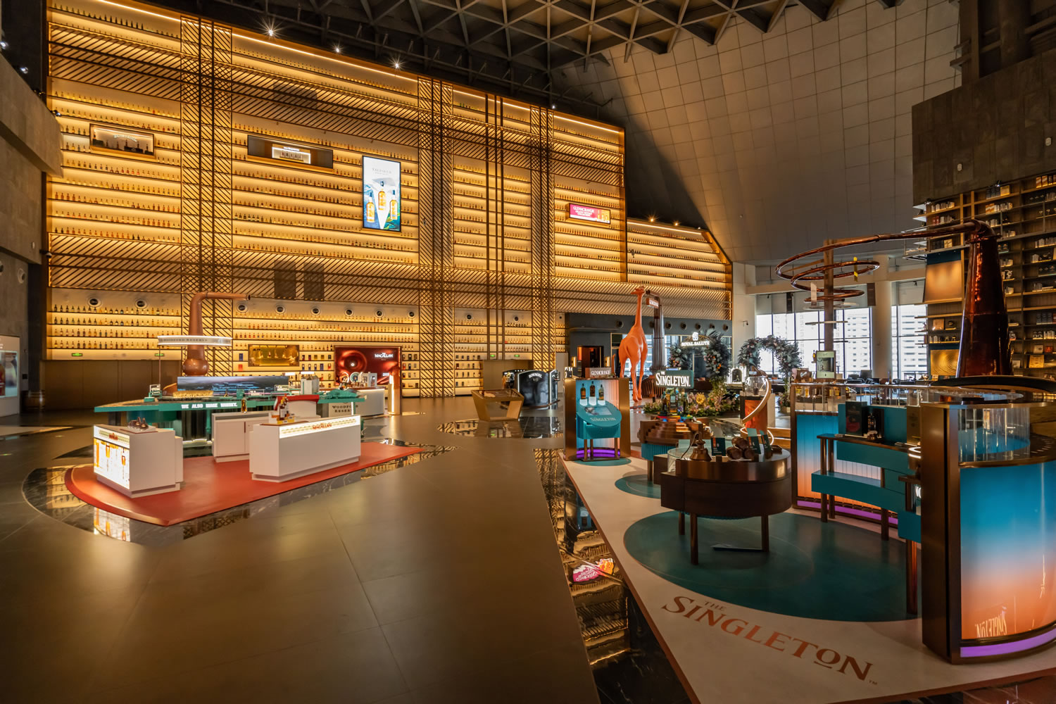 封關(guān)倒計時！中免集團(tuán)十余年深耕樹立海南離島免稅消費(fèi)新標(biāo)桿